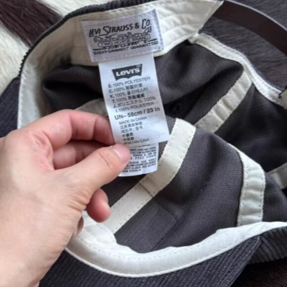 Levi's blue hat - Picture 3 of 4